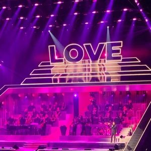 W E L C O M E to my closet 👑 🥂🍾🥳🥳🎁🎉🎉